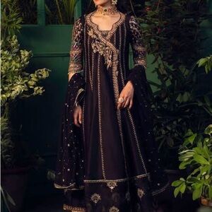 Exquisite Black Embroidered Long Sleeve Dress